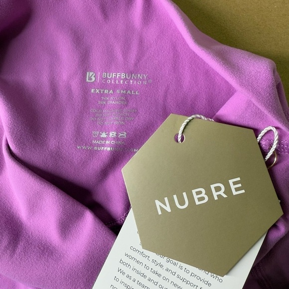 NWT BuffBunny Candy Wrap Sports Bra and Legacy Shorts Set Sz XS - Picture 12 of 13